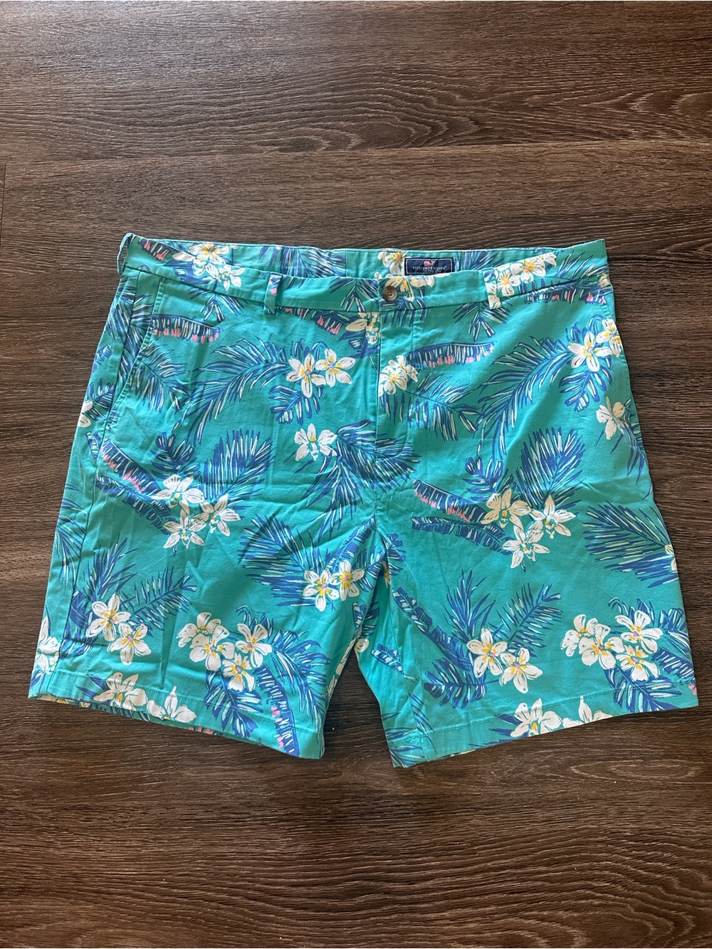 Vineyard Vines Men's Hawaiian Floral Stretch Chino Breaker Shorts 2XL/44 9in